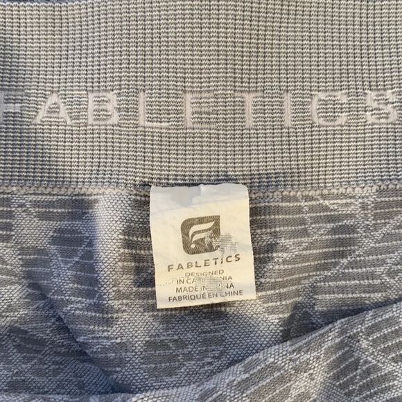 Fabletics grey textured capris. See pix for size. - Picture 3 of 6